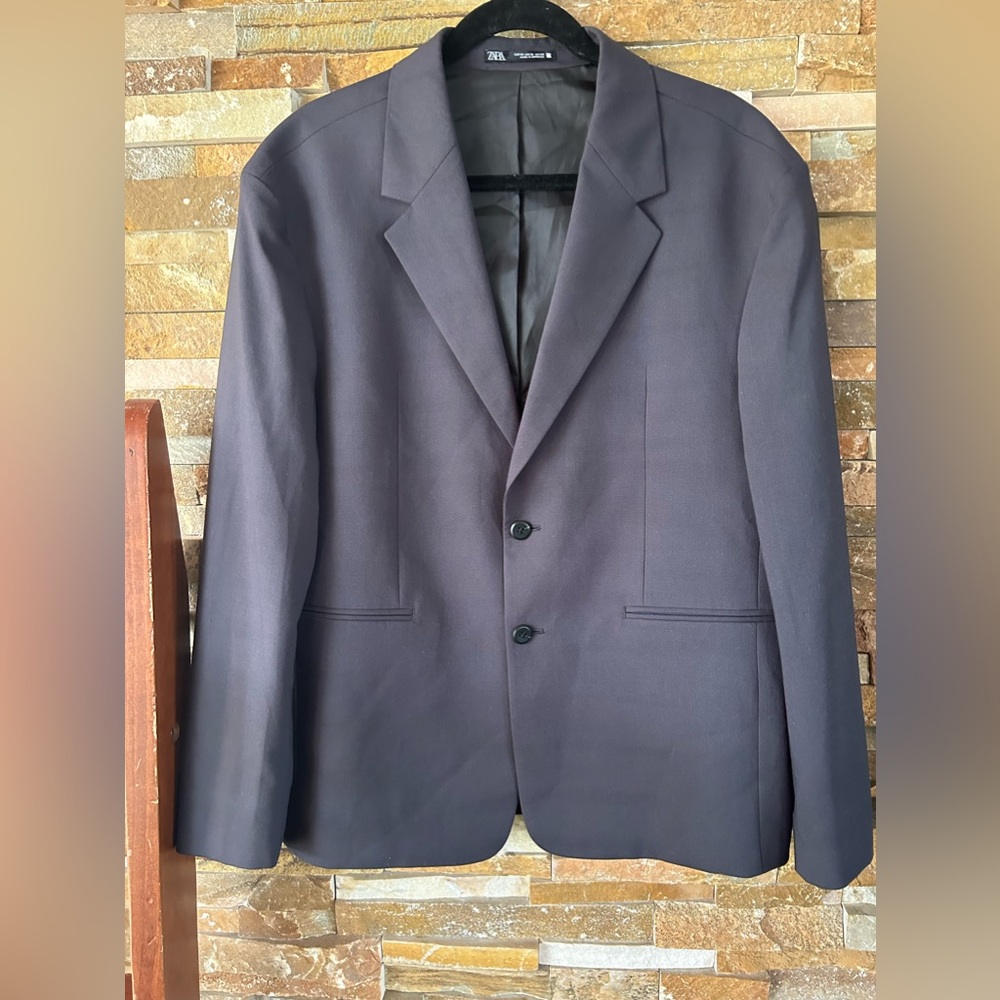 Zara Men’s suit jacket size USA 36, Euro 46